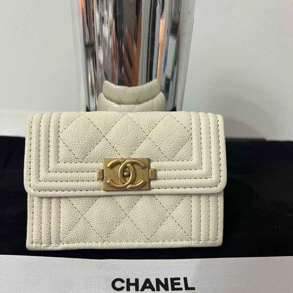 SOLD Beautiful and new Chanel wallet !